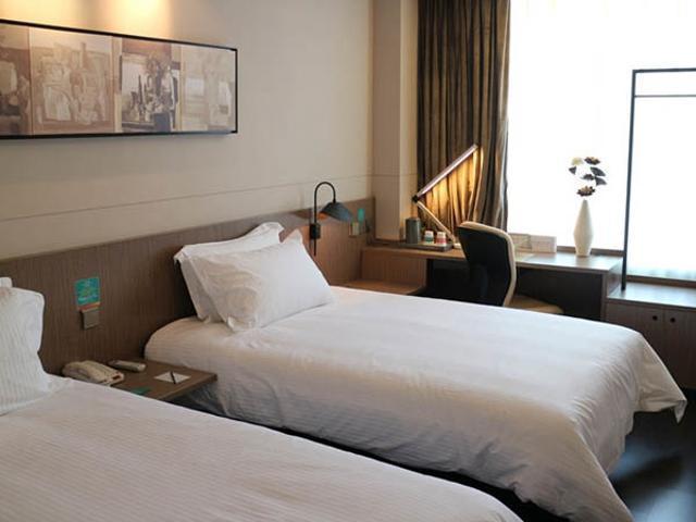 Jinjiang Inn Select Xining West Wusi Road New Hualian Square Exterior photo